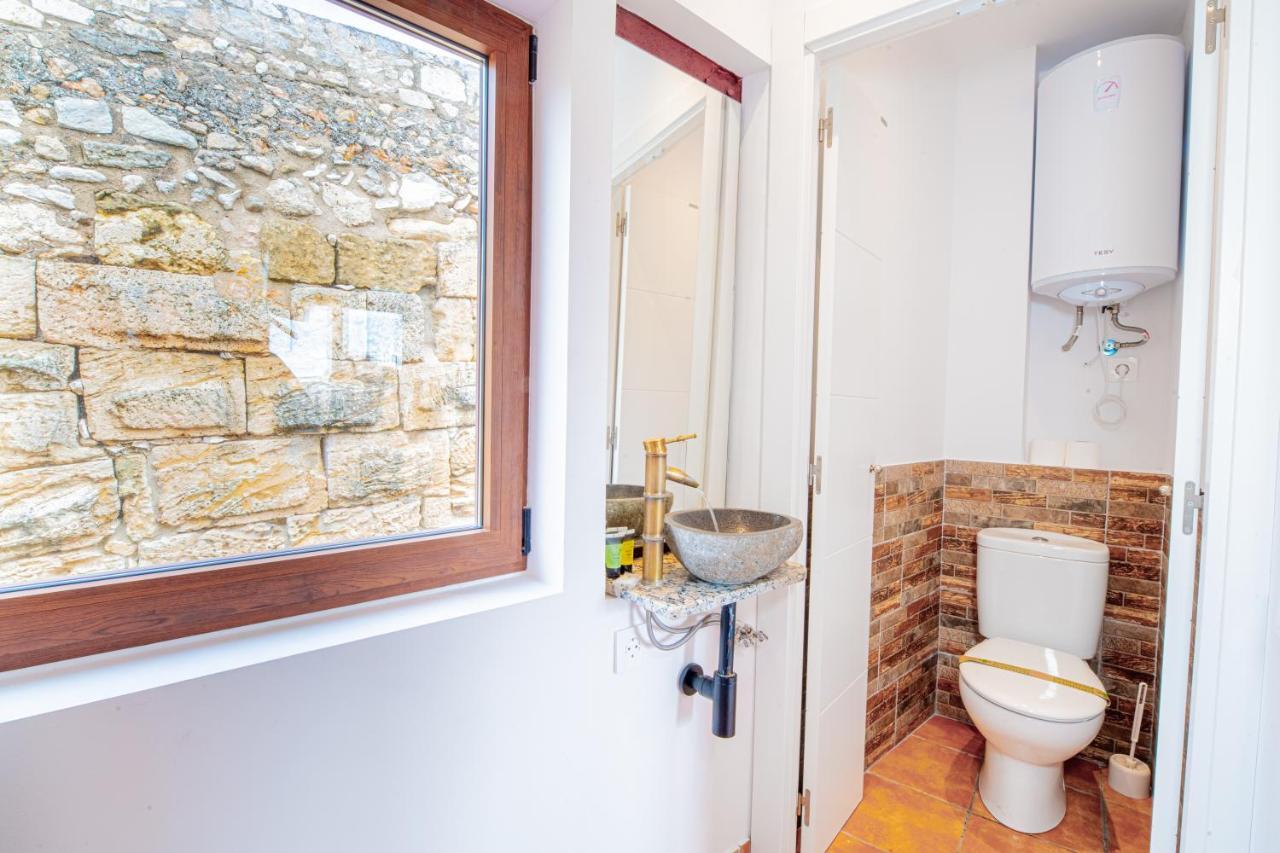 3 En La Muralla Romana Junto A La Catedral Apartamento